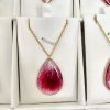 Collier goutte géranium avec contour GF3