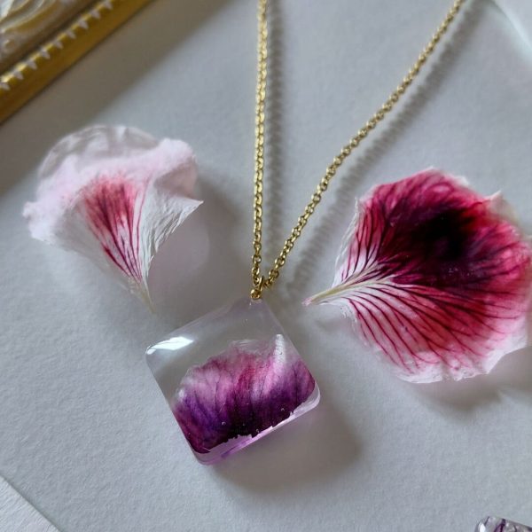 Collier carré bombé géranium or MF1
