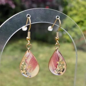 Boucles d’oreilles gouttes « Plume de tulipe dorée »