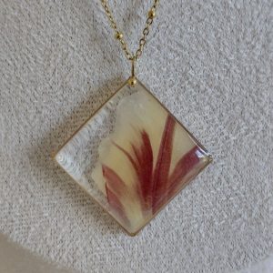 Collier pendentif carré « Plume de tulipe »